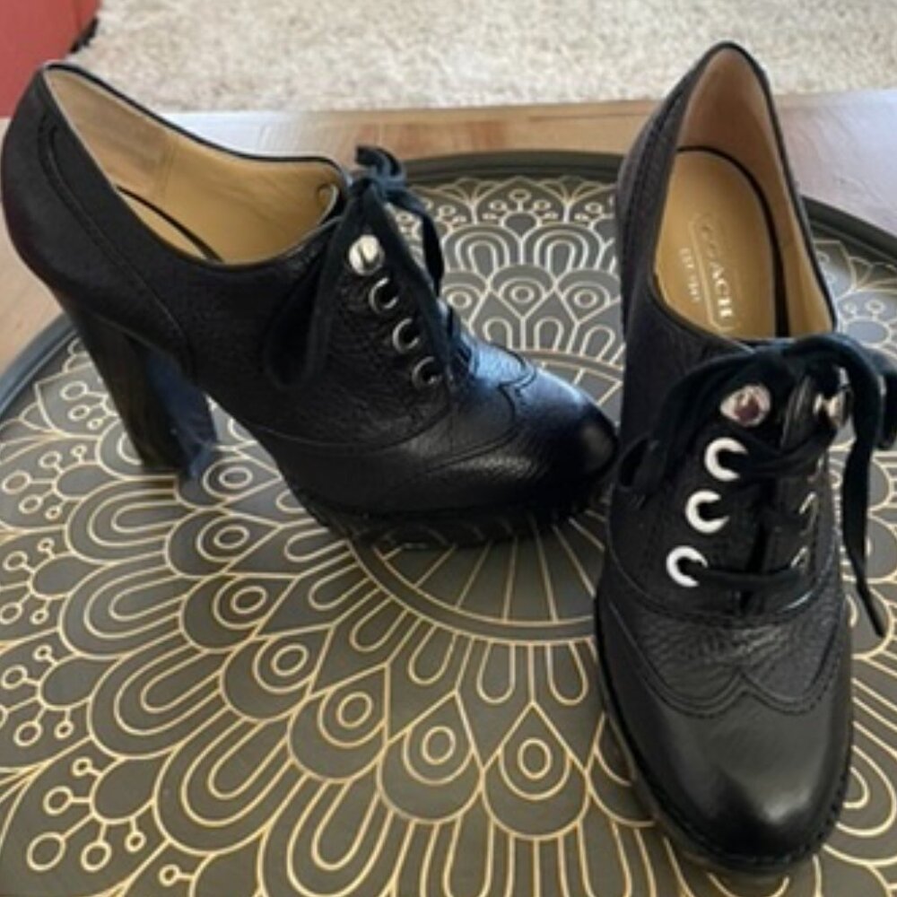 Coach Lorel New Vintage Black Tumbled Leather Lace Up Booties (A3603)